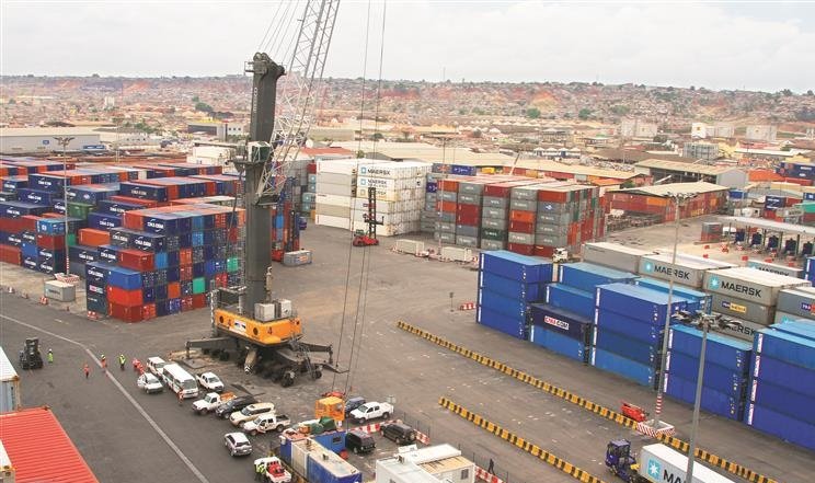 2,8 mil milhões de dólares Angola gasta em Importação de alimentos