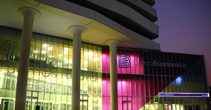 Despedimento colectivo no Banco Económico