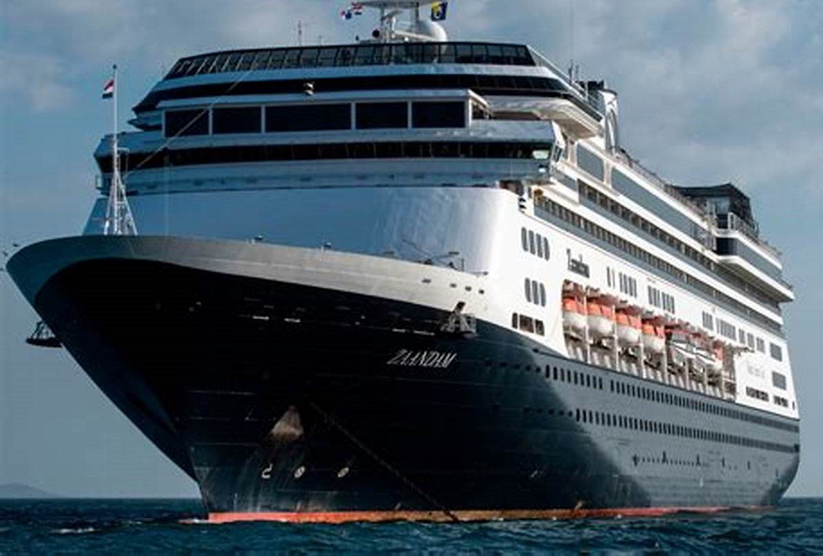 Mais dois navios cruzeiros em Angola