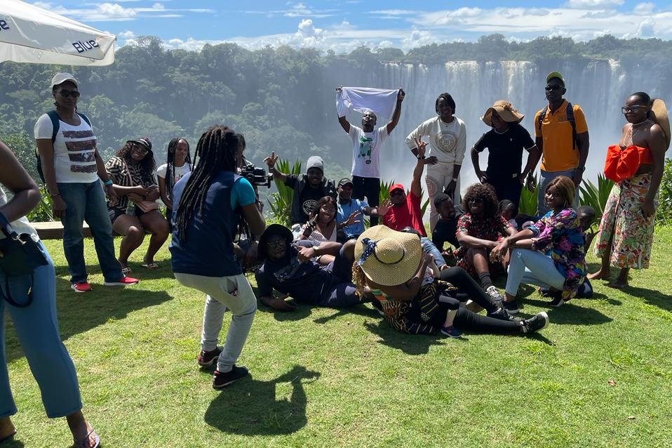 Excursionistas angolanos exploram Quéssua Património histórico reconhecido pela UNESCO