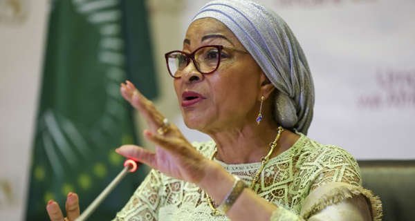 “África precisa desenvolver processos de mecanização agrícola”  afirma comissária da UA