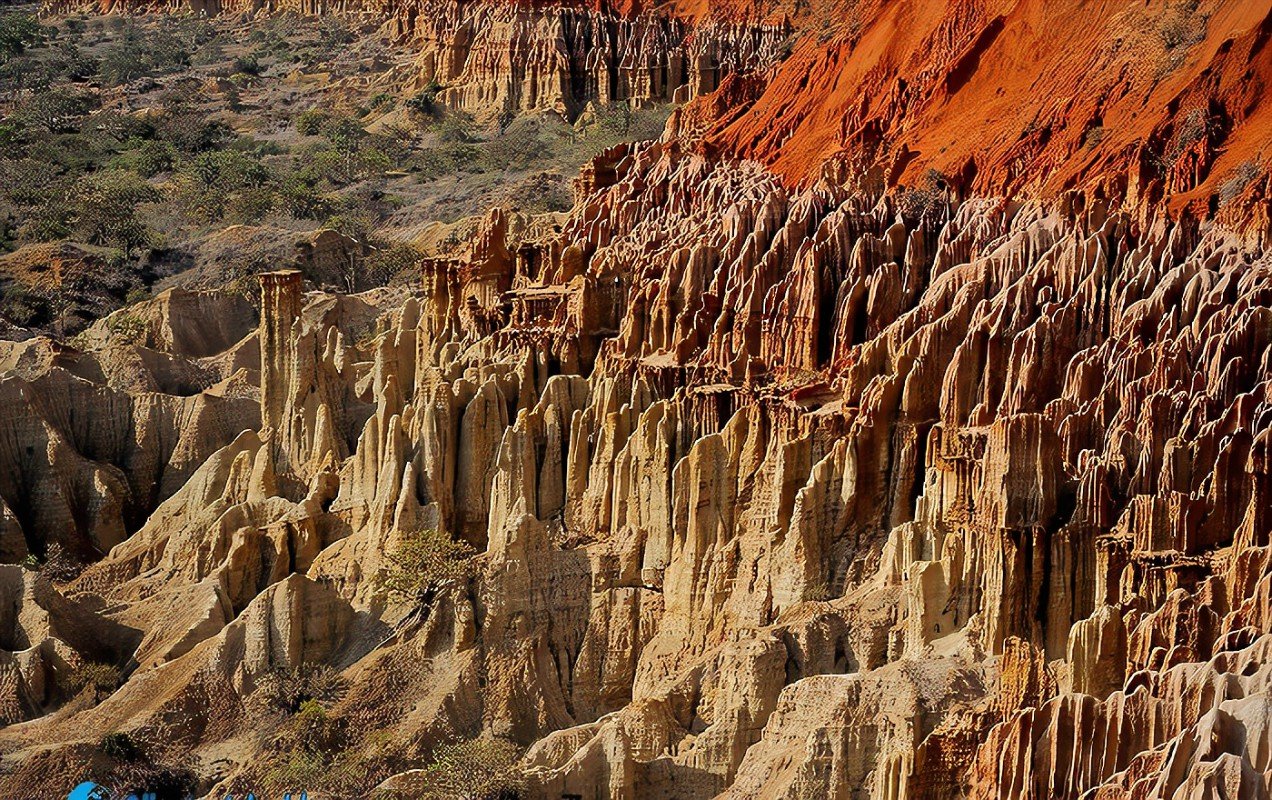 Cerca de cinco mil excursionistas por mês visitam  Miradouro da Lua