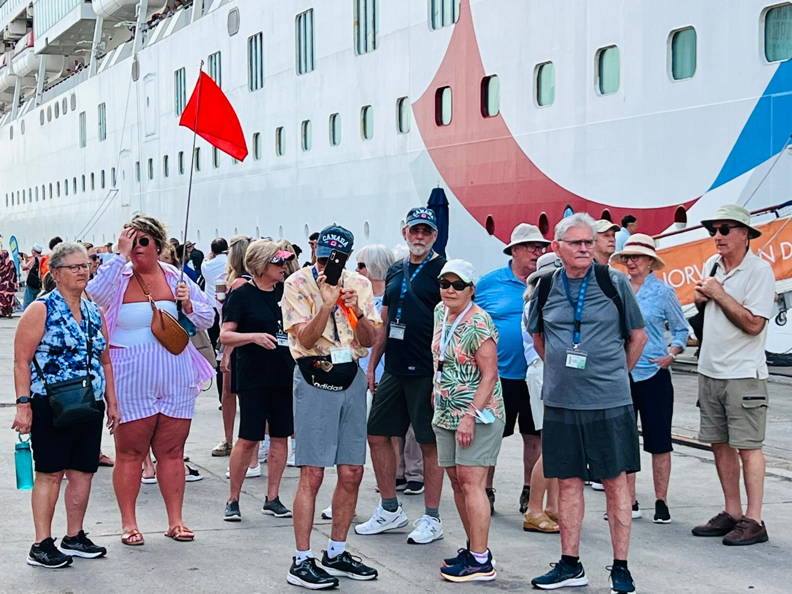 Monumentos e locais turísticos do país encantam excursionistas